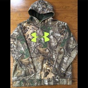 LIKE NEW Under Armour Camo H2O repellent StormGear